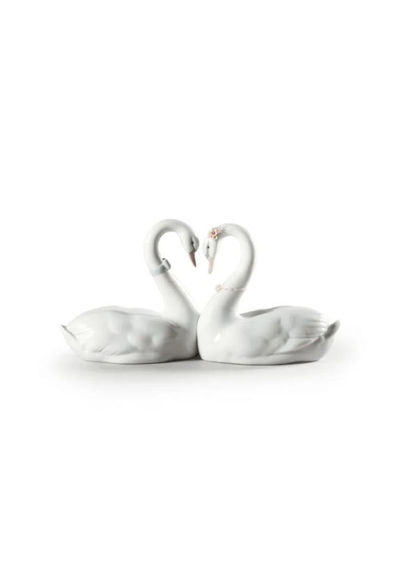 Lladró Endless Love Swans Figurine (SKU: 01006585)