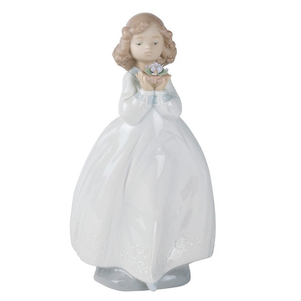 nao海外shopgallery NAO by Lladró The Flower Girl Figurine (SKU: 02001444) – M.S.C. Sales