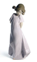 Nao by Lladró So Shy (SKU: 02001109)