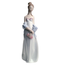 NAO by Lladró Sweet Elegance (SKU: 02001673)