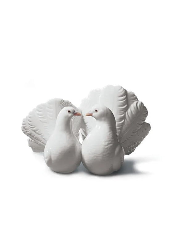 Lladró Couple of Doves Figurine (SKU: 01001169)