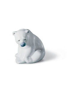 Lladró Seated Polar Bear Figurine (SKU: 01001209)