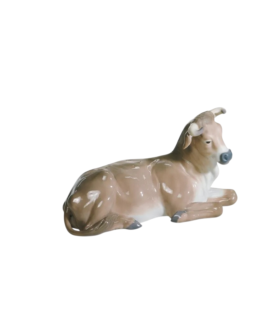 Lladró Calf Nativity Figurine (SKU: 01001390)