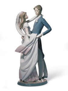 Lladró I Love You Truly Couple Figurine (SKU: 01001528)