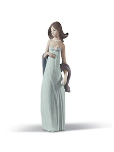 Lladró Ingenue Woman Figurine (SKU: 01005487)