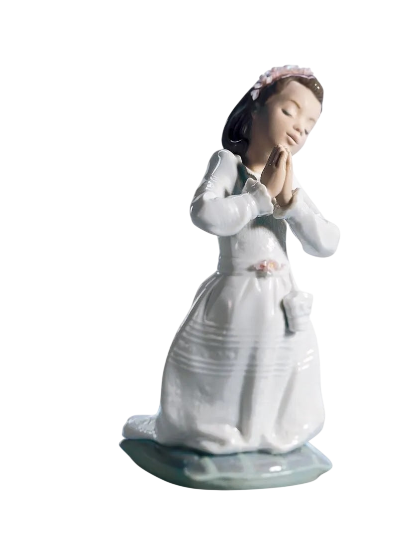 Lladró's Communion Prayer Girl Figurine (SKU: 01006089)