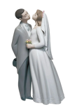Lladró A Kiss to Remember Couple Figurine (SKU: 01006620)