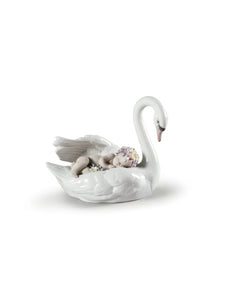 Lladró Drifting through Dreamland Swan Figurine (SKU: 01006758)