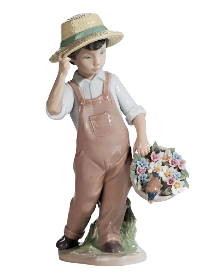 Lladró My Happy Friend Boy Figurine (SKU: 01006824)