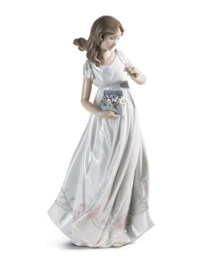 Lladró Treasures of The Earth Woman Figurine (SKU: 01006921)