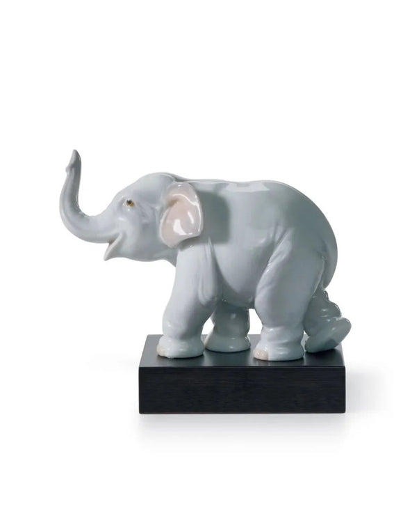 Lladró Lucky Elephant Figurine (SKU: 01008036)