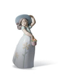 Lladró Little Daisy Girl Figurine (SKU: 01008041)