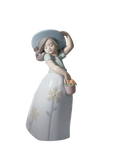 Lladró Little Daisy Girl Figurine (SKU: 01008041)