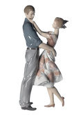 Lladró Happy Encounter Couple Figurine (SKU: 01008330)