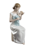 Lladró Soothing Lullaby Mother Figurine (SKU: 01008781)