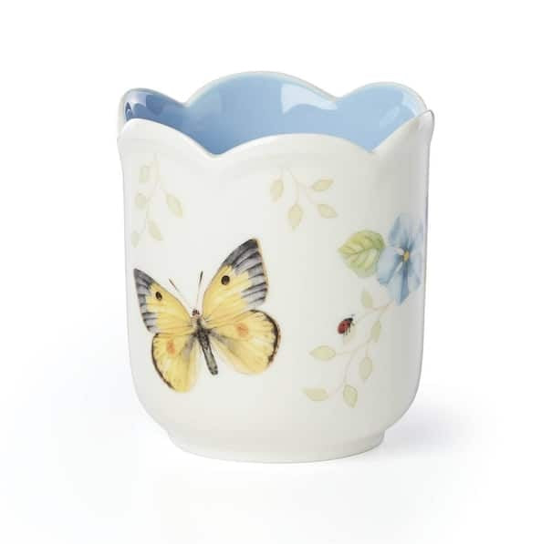 Lenox Butterfly Meadow Scalloped Blue Geranium Candle