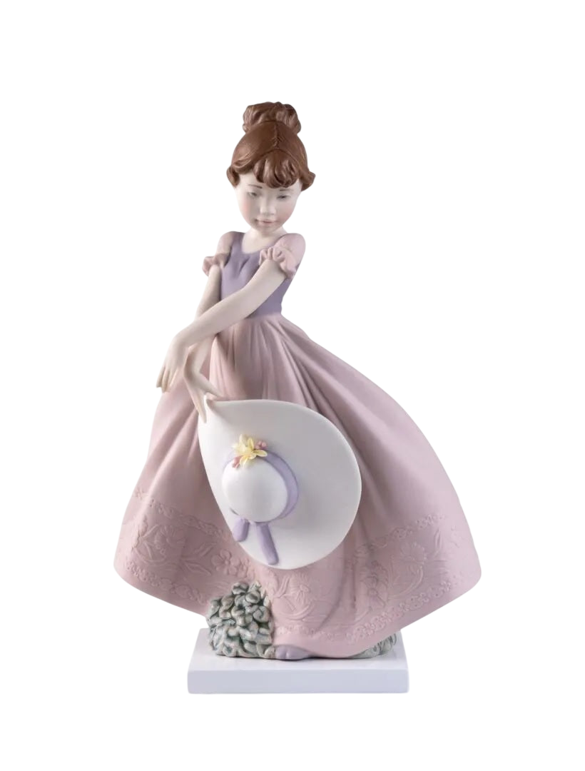 Lladró Straw Hat in the Wind Girl Figurine (SKU: 01009533)